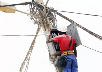 Reportagem sobre energia pre-paga.