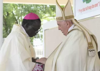 epa10448519 A handout picture provided by the Vatican Media shows Pope Francis (R) greeting a cleric during the holy mass at the John Garang Mausoleum in Juba, South Sudan, 05 February 2023. Pope Francis is on a three-day visit to South Sudan to promote peace and reconciliation in the world's youngest country, riven by the scars of civil war and extreme poverty.  EPA/VATICAN MEDIA HANDOUT PHOTO TO BE USED SOLELY TO ILLUSTRATE NEWS REPORTING OR COMMENTARY ON THE FACTS OR EVENTS DEPICTED IN THIS IMAGE HANDOUT EDITORIAL USE ONLY/NO SALES