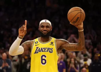 TOPSHOT - LOS ANGELES, CALIFORNIA - FEBRUARY 07: LeBron James #6 of the Los Angeles Lakers reacts after scoring to pass Kareem Abdul-Jabbar to become the NBA's all-time leading scorer, surpassing Abdul-Jabbar's career total of 38,387 points against the Oklahoma City Thunder at Crypto.com Arena on February 07, 2023 in Los Angeles, California. NOTE TO USER: User expressly acknowledges and agrees that, by downloading and or using this photograph, User is consenting to the terms and conditions of the Getty Images License Agreement.   Harry How/Getty Images/AFP (Photo by Harry How / GETTY IMAGES NORTH AMERICA / Getty Images via AFP)