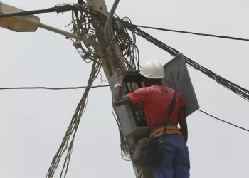 Reportagem sobre energia pre-paga.