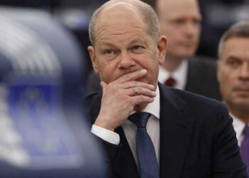 epa10616740 German Chancellor Olaf Scholz during the ‘This is Europe’ debate at the European Parliament in Strasbourg, France, 09 May 2023. The session of the European Parliament runs from 08 till 11 May.  EPA/JULIEN WARNAND