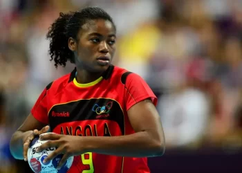 Angola's Isabel Guialo prepares to shoot a 7-metre penalty throw during the women's preliminary Group A handball match Angola vs Great Britain for the London 2012 Olympics Games on August 3, 2012 at the Copper Box hall in London.     AFP PHOTO/ JAVIER SORIANO