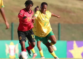 Bongeka Gamede of South Africa challenges Teresa Joao Evariisto of Angola during the 2020 COSAFA Womens Cup match between South Africa and Angola at the Isaac Wolfson Stadium, Port Elizaberth on the 03 November 2020 ©Muzi Ntombela/BackpagePix