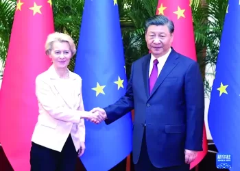 新华社照片，北京，2023年4月6日
    习近平会见欧盟委员会主席冯德莱恩
    4月6日下午，国家主席习近平在北京人民大会堂会见欧盟委员会主席冯德莱恩。
    新华社记者 姚大伟 摄