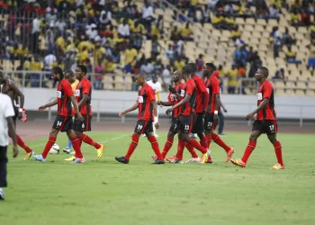 petro 1¼ de agosto mais um derbi das duas melhor equipas do pais no estadio 11 de novembro