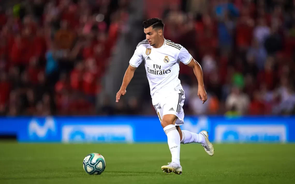 MALLORCA, SPAIN - OCTOBER 19: Brahim Diaz of Real Madrid CF runs with the ball during the La Liga match between RCD Mallorca and Real Madrid CF at Iberostar Estadi on October 19, 2019 in Mallorca, Spain. (Photo by Alex Caparros/Getty Images)