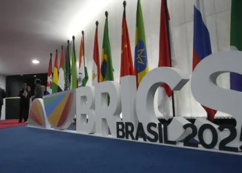 Brics condenam ataques contra o Irão e as tarifas “indiscriminadas” dos EUA