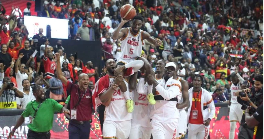 Angola a um passo da final